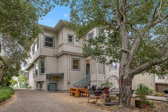 1039 Bella Vista Ave in Oakland, CA - Building Photo - Building Photo