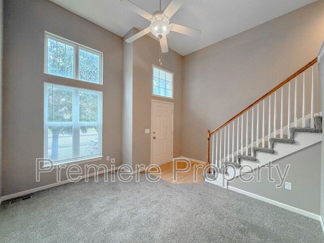 264 N Hedge Ln in Olathe, KS - Building Photo - Building Photo