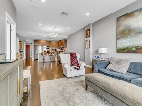 150 Dorchester Ave, Unit 612 in Boston, MA - Building Photo - Building Photo