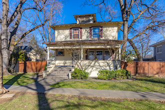 1024 Esplanade Rd in Chico, CA - Building Photo - Building Photo