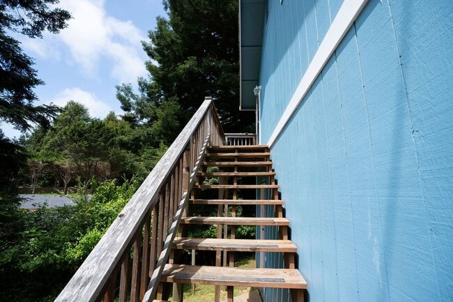 2709 Greenbriar Ln in Arcata, CA - Building Photo - Building Photo