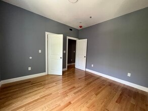 339 Cambridge St, Unit 4 in Cambridge, MA - Building Photo - Building Photo