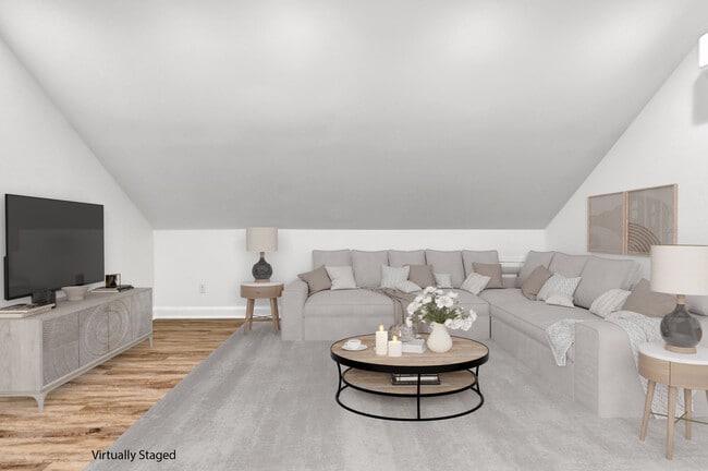 76 Crowther Ave, Unit Stunning Renovated Studio in Bridgeport, CT - Foto de edificio - Building Photo