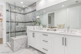1115 Central Ave in Naples, FL - Building Photo