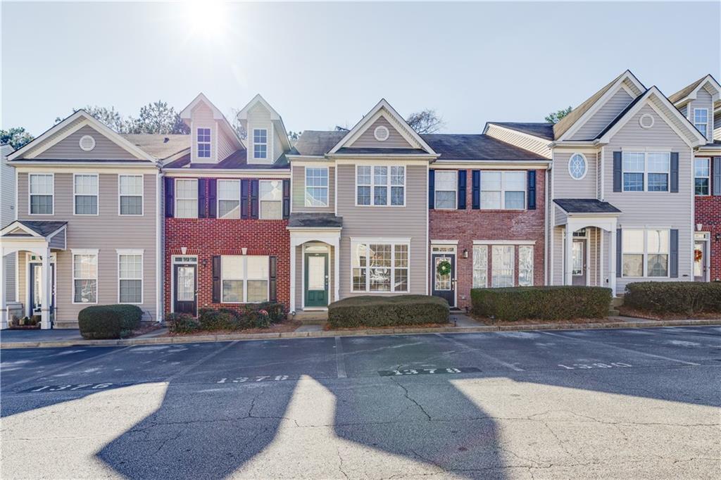 1378 Penhurst Dr in Lawrenceville, GA - Foto de edificio