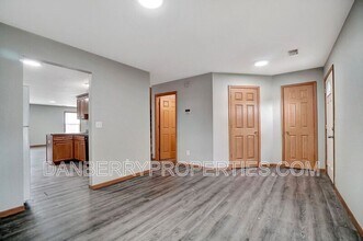 1115 N Byrne Rd in Toledo, OH - Building Photo - Building Photo