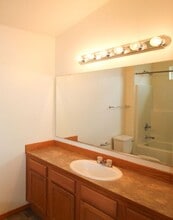 5108 Catalonia Dr in Pasco, WA - Building Photo - Building Photo