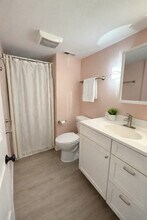 816 Fargo Blvd in Geneva, IL - Building Photo - Building Photo