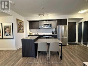1461-1461 Lawrence Ave W in Toronto, ON - Building Photo - Building Photo