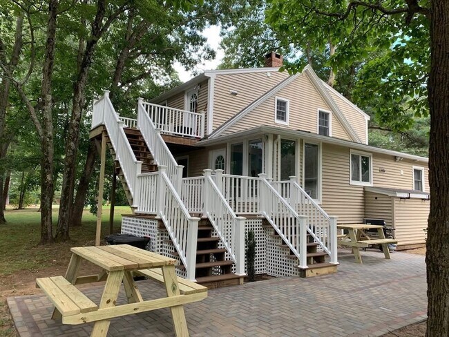 63 River St in Middleton, MA - Building Photo - Building Photo