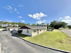 7073 Brentford Rd in Sarasota, FL - Building Photo - Building Photo