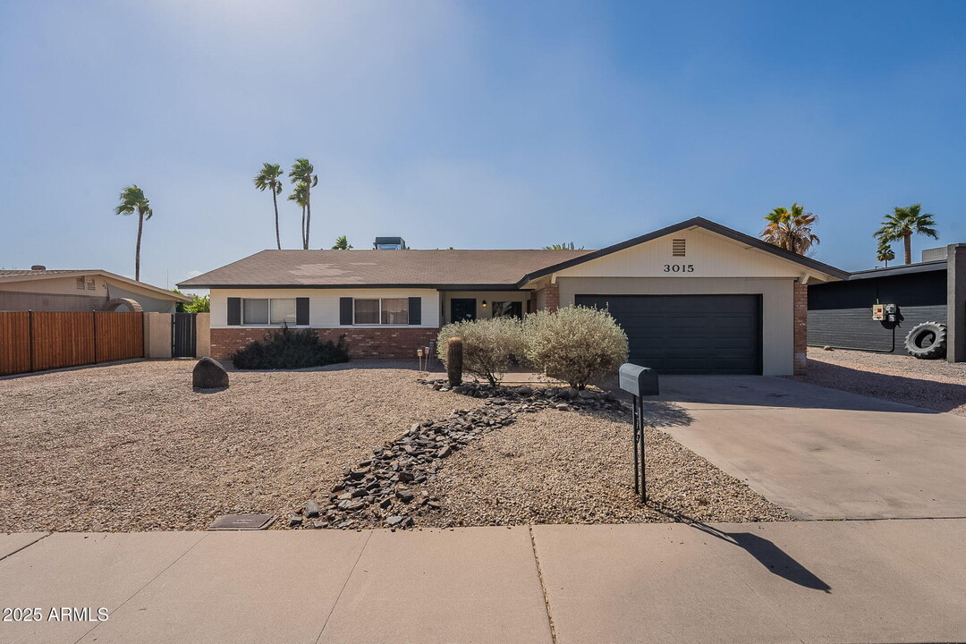 3015 E Dahlia Dr in Phoenix, AZ - Building Photo