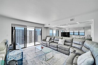 1201 S Ocean Dr in Hollywood, FL - Building Photo - Building Photo