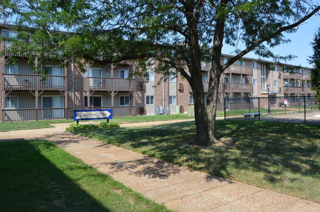 Manchester Court Apartments Oak Forest, IL Apartments