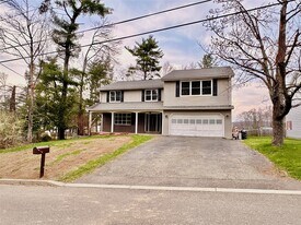 2409 High Ave in Vestal, NY - Building Photo