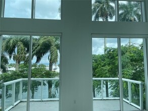 1861 NW S River Dr in Miami, FL - Foto de edificio - Building Photo