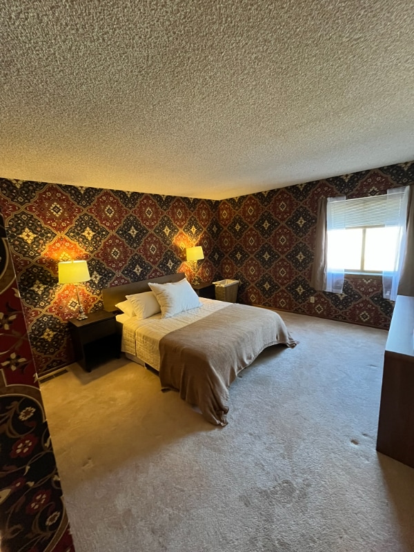 property at 5200 Villa View Dr