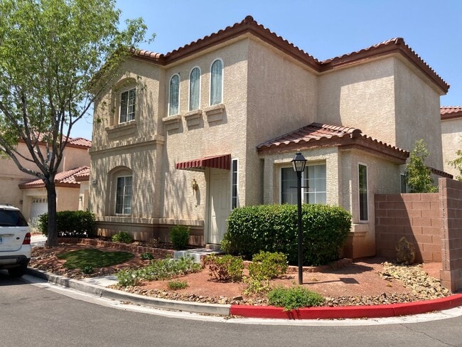 5211 Monterey Park Cir in Las Vegas, NV - Building Photo - Building Photo