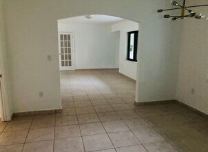 607 Palermo Ave in Coral Gables, FL - Foto de edificio - Building Photo