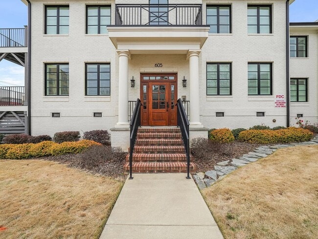 property at 605 Smedes Pl