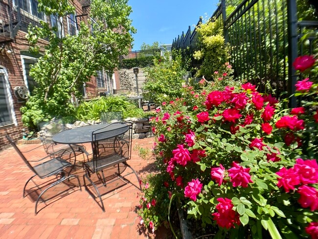 67 Baldwin St, Unit 1