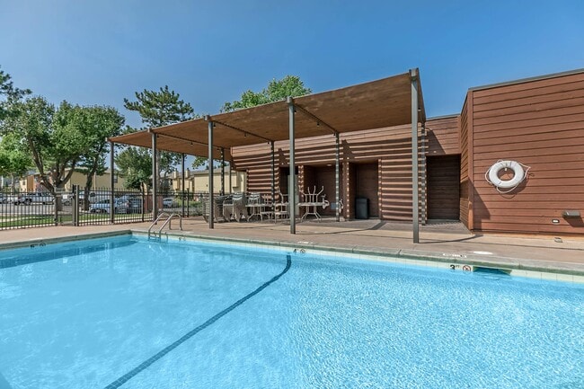 Quail Lakes Apartments in Oklahoma City, OK - Building Photo - Building Photo