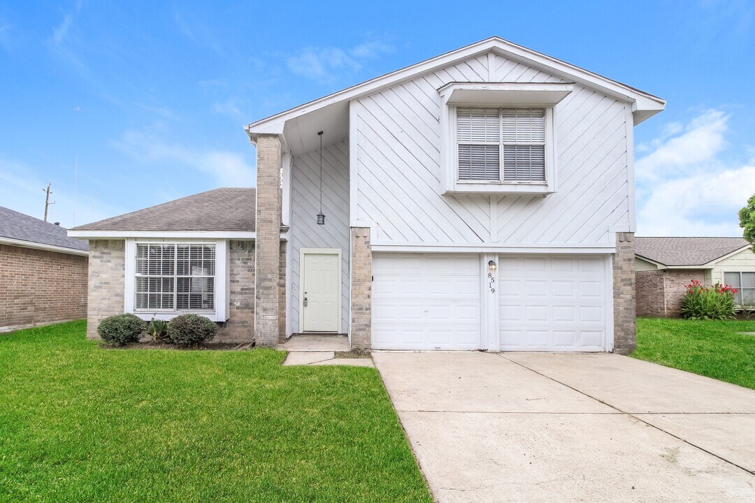 8519 Rockmont Ct in Missouri City, TX - Building Photo