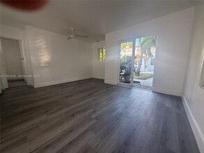 912 Euclid Ave in Miami Beach, FL - Building Photo - Building Photo