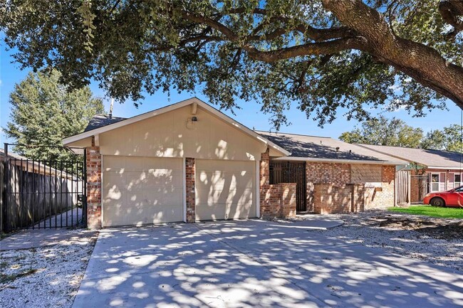 13130 Woodington Dr in Houston, TX - Building Photo - Building Photo