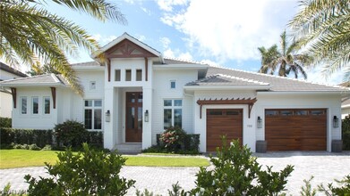 700 Wedge Dr in Naples, FL - Building Photo - Building Photo