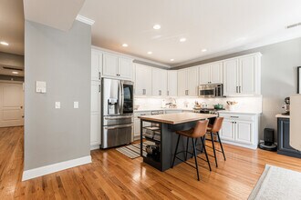 726 W Addison St, Unit 3 in Chicago, IL - Foto de edificio - Building Photo