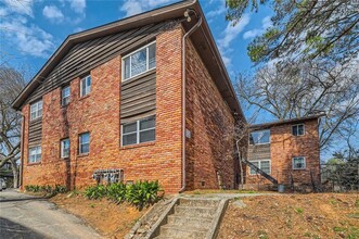 1284 Piedmont Ave NE in Atlanta, GA - Foto de edificio - Building Photo