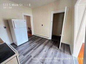 533 S Main St-Unit -8 in Hartford, VT - Building Photo - Building Photo