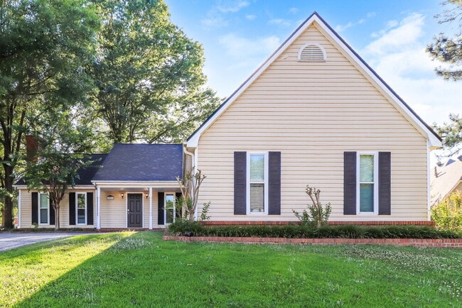property at 2821 Lanthorn Dr