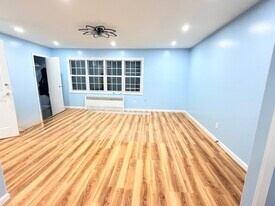 13721 Lafayette St in Ozone Park, NY - Building Photo