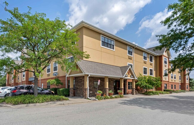 Furnished Studio-Chicago - Rolling Meadows in Rolling Meadows, IL - Building Photo - Building Photo