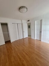 9449 SW 76th St in Miami, FL - Building Photo - Building Photo