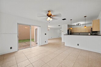 6714 NW 39th Ln in Lauderhill, FL - Building Photo - Building Photo