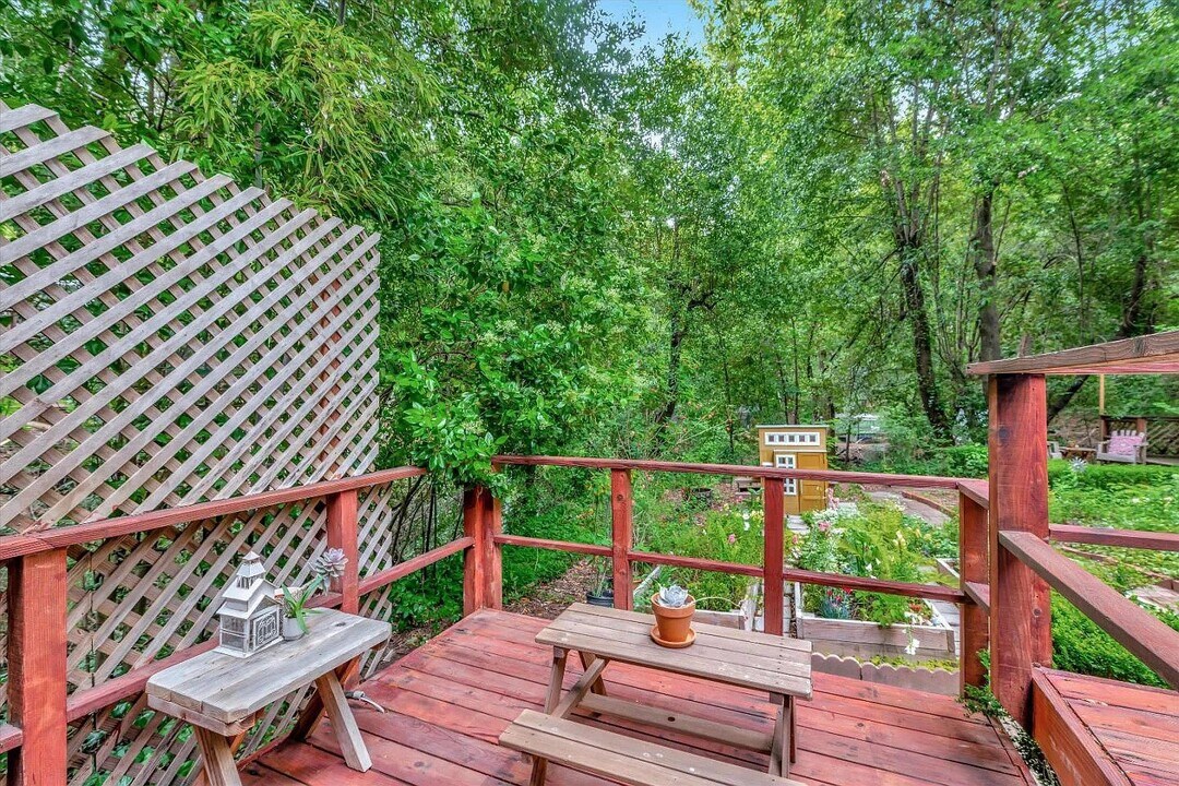 15820 Old County Hwy in Boulder Creek, CA - Building Photo