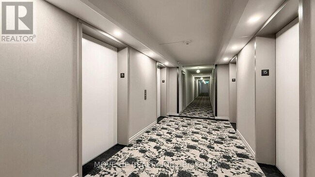 5 Greystone Walk Dr in Toronto, ON - Building Photo - Building Photo