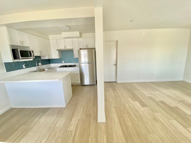 property at 2725 Drew Ln