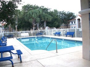 495 Las Cortes Ln in Orlando, FL - Building Photo - Building Photo