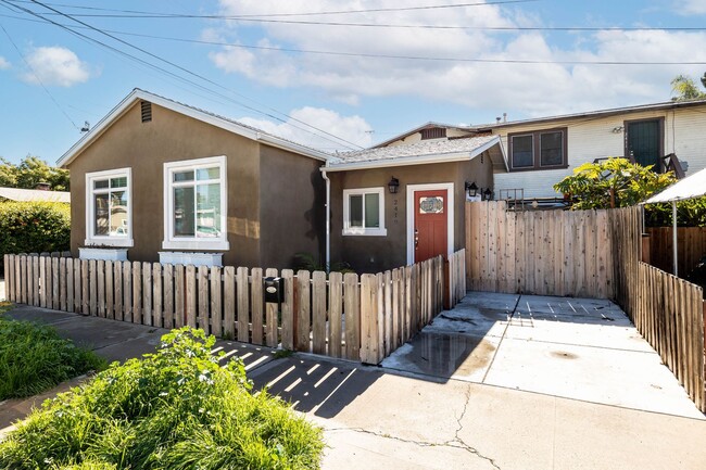 property at 2419 Lincoln Ave