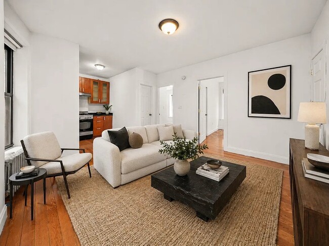 107 Christopher St, Unit 6