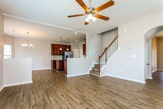 934 Lakemont Dr in Clayton, NC - Foto de edificio - Building Photo