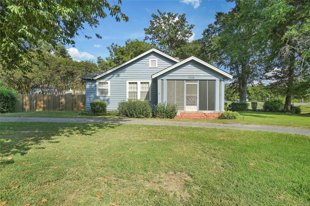 2308 Cherokee Dr in Montgomery, AL - Building Photo