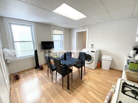 122 Buttonwood St, Unit 1 in Boston, MA - Building Photo - Building Photo