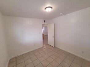 1826 N 39th Ave in Phoenix, AZ - Building Photo - Building Photo