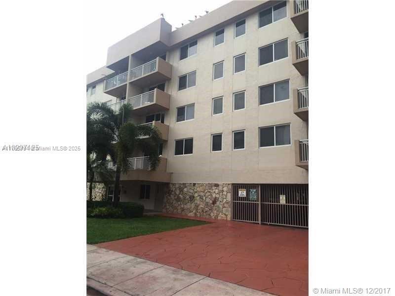 1665 Bay Rd in Miami Beach, FL - Building Photo