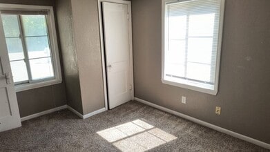 5918 Leavenworth Rd in Kansas City, KS - Building Photo - Building Photo
